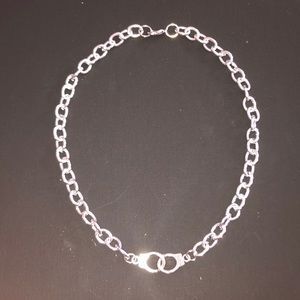 friends need cuffs 🔗